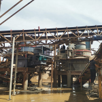 砂石骨料生產(chǎn)線配置方案介紹 4 制砂机和破碎机有什么不一样?