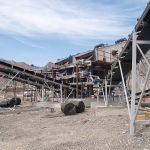 圓錐破碎機(jī)工作時(shí)怎么排出異物 7 反击式破碎机和立轴冲击式破碎机的区别