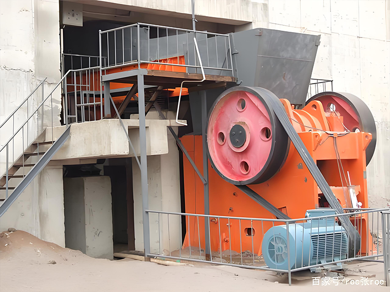 顎式破碎機(jī)的維護(hù)與保養(yǎng) 1 颚式破碎机