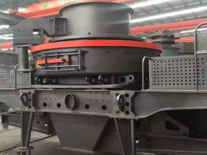 立式?jīng)_擊破碎機(jī)怎么樣？怎么解決出分粉高的問題？