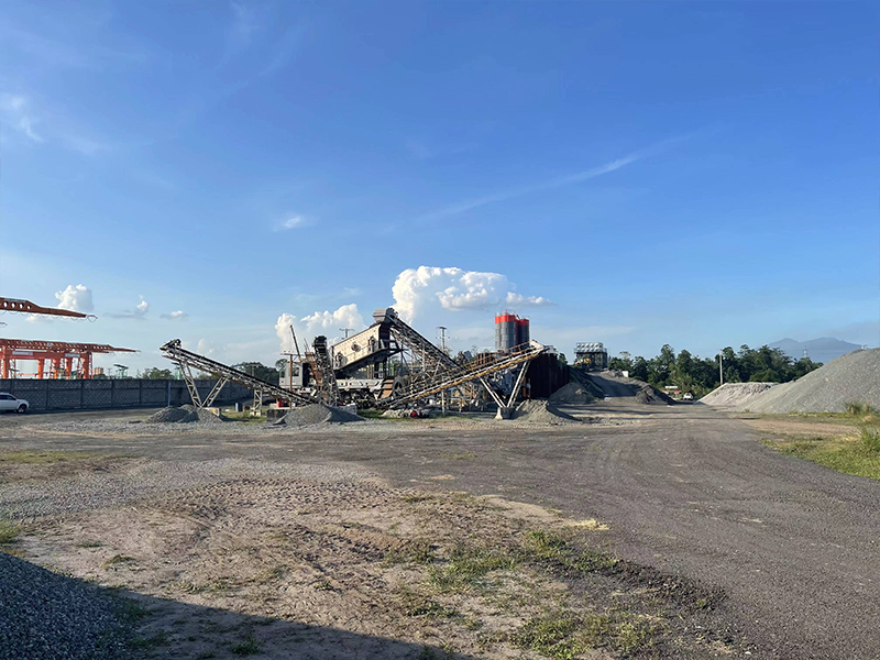 固定式花崗巖破碎生產(chǎn)線和移動(dòng)式花崗巖破碎生產(chǎn)線的區(qū)別 1 固定式花岗岩破碎生产线和移动式花岗岩破碎生产线的区别 - VSI制砂机(images 1)