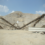 機制砂生產(chǎn)線建設(shè)需要使用哪些破碎設(shè)備 8 人工砂石骨料的大量需求为制砂机的发展奠定了基础