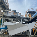 露天礦移動(dòng)破碎:露天巖石礦山開采用移動(dòng)破碎站更為適合 3 砂石生产线的怎么样配置更合理?